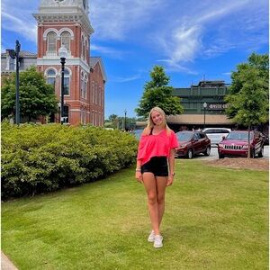 Meet your Posher, Brooke